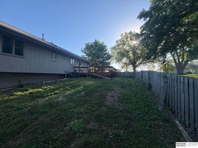 14421 Weir Plaza, Omaha, NE 68137
