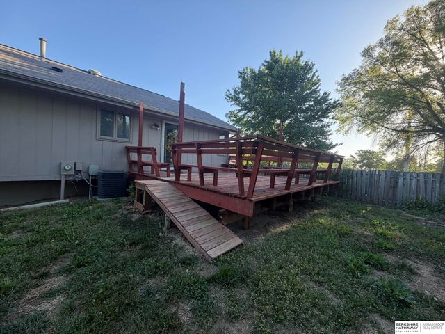 14421 Weir Plaza, Omaha, NE 68137