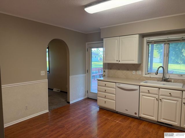 14421 Weir Plaza, Omaha, NE 68137