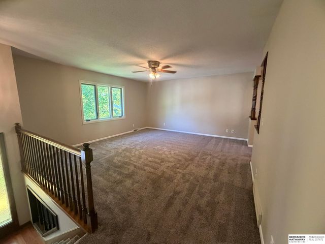 14421 Weir Plaza, Omaha, NE 68137