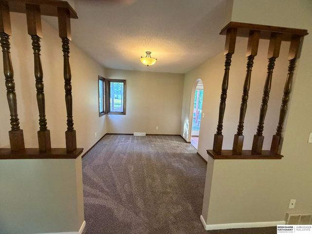 14421 Weir Plaza, Omaha, NE 68137