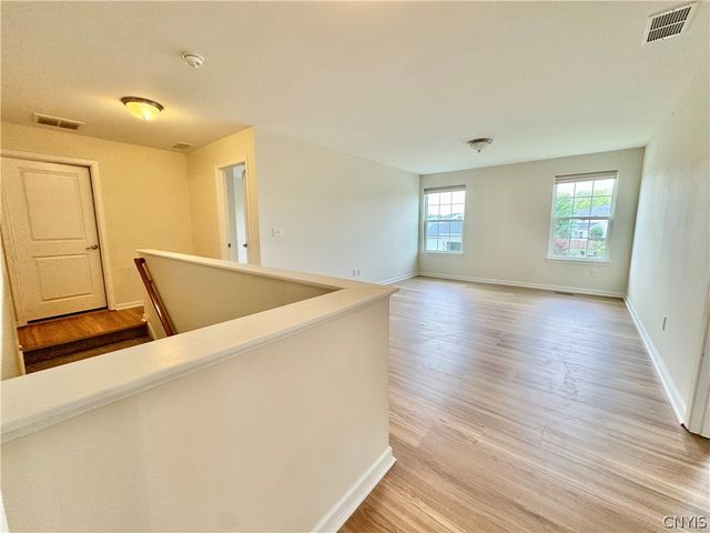 101 Rising Crest Circle, Manlius, NY 13116