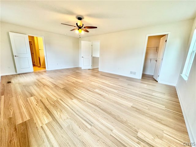 101 Rising Crest Circle, Manlius, NY 13116