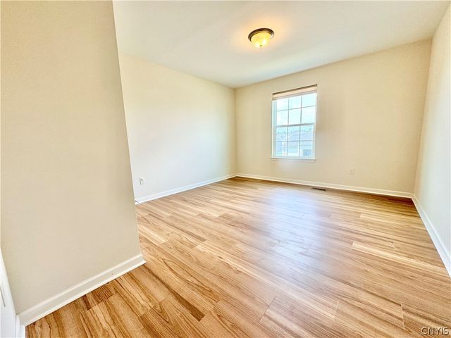 101 Rising Crest Circle, Manlius, NY 13116