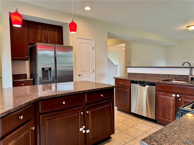 101 Rising Crest Circle, Manlius, NY 13116