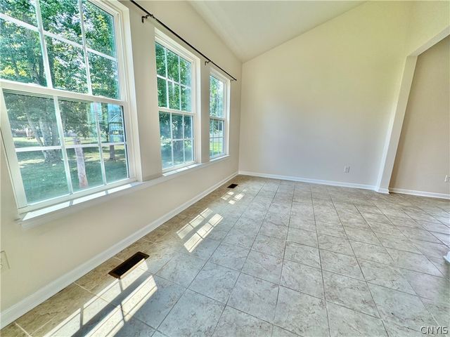101 Rising Crest Circle, Manlius, NY 13116