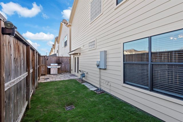 650 Westcross Street 9, Houston, TX 77018