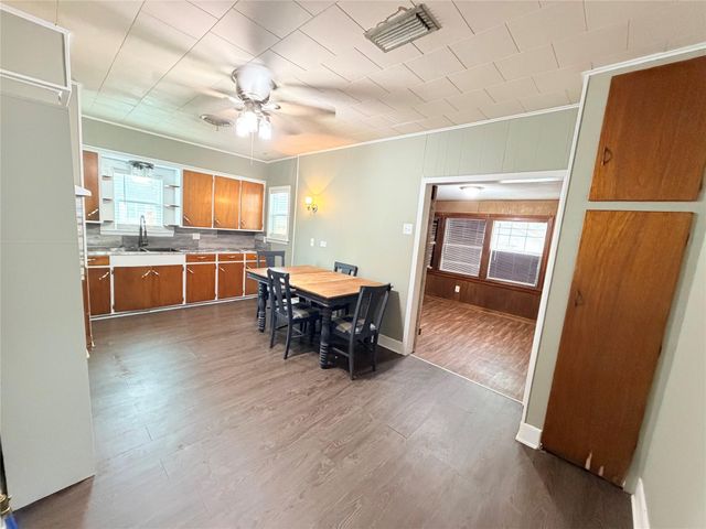 515 E Correll, El Campo, TX 77437