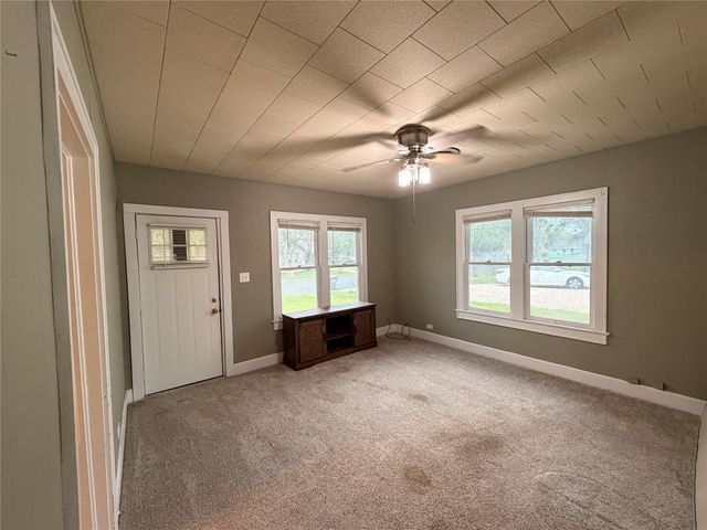 515 E Correll, El Campo, TX 77437