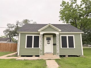 515 E Correll, El Campo, TX 77437