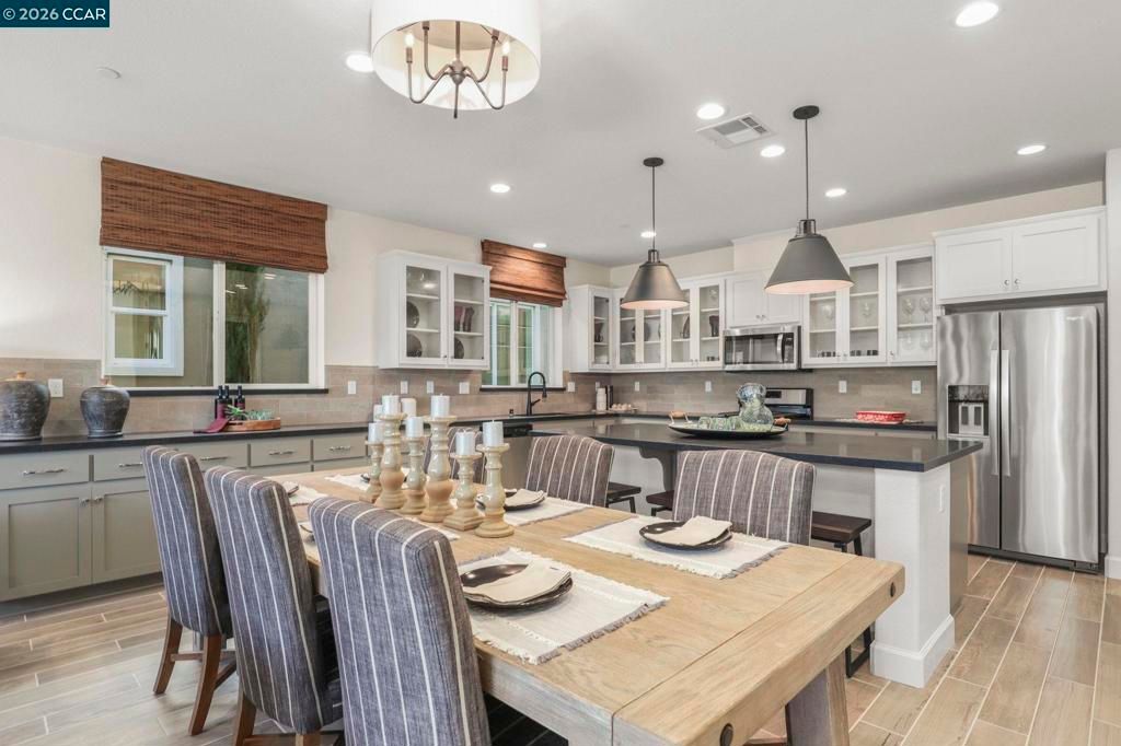 Image 2 of property listing at 511 Yarrow Street, Fairfield, CA 94534