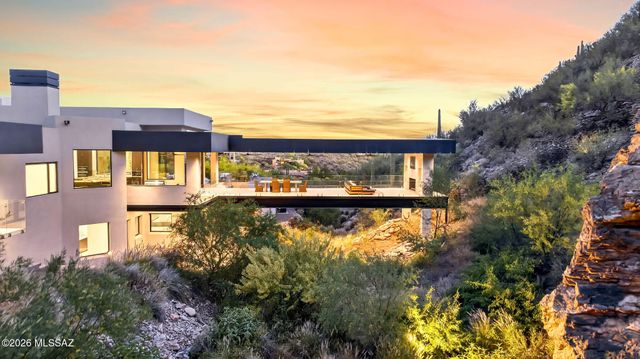 3569 E Secret Canyon Place, Tucson, AZ 85718
