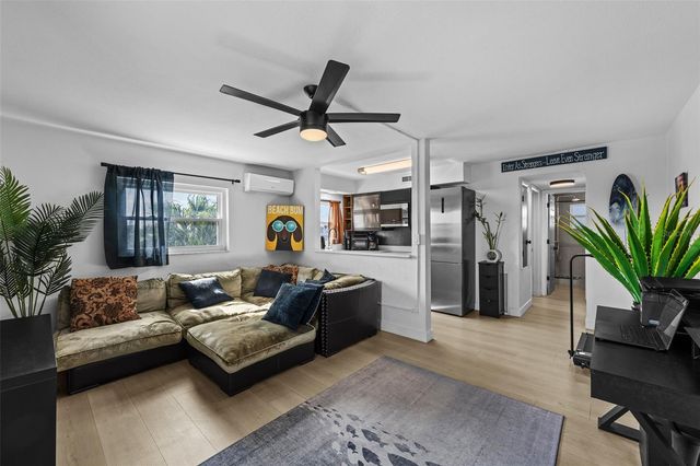 11430 3RD STREET E, Treasure Island, FL 33706