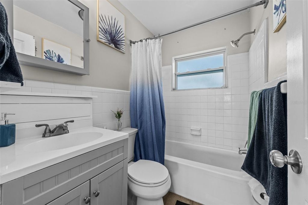 Image 17 of property listing at 11430 3RD STREET E, Treasure Island, FL 33706