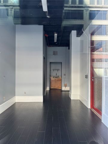 305 2nd Street SE 109, Cedar Rapids, IA 52401