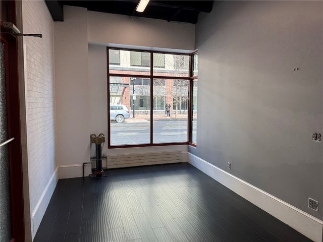 305 2nd Street SE 109, Cedar Rapids, IA 52401