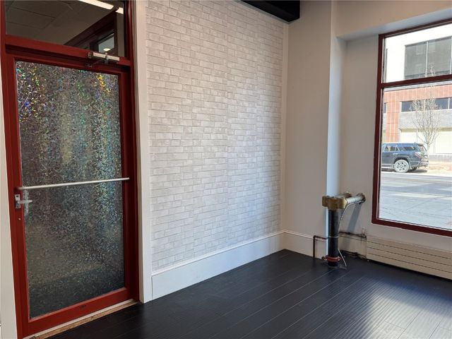 305 2nd Street SE 109, Cedar Rapids, IA 52401