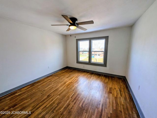 1104 E DUNKLIN STREET, Jefferson City, MO 65101