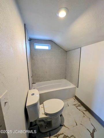 1104 E DUNKLIN STREET, Jefferson City, MO 65101