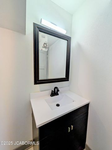 1104 E DUNKLIN STREET, Jefferson City, MO 65101