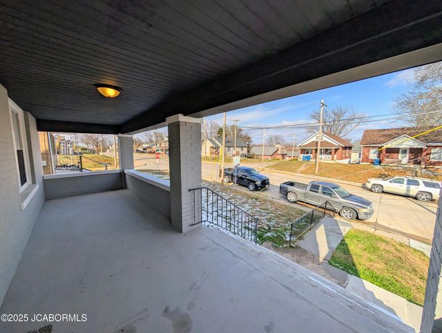 1104 E DUNKLIN STREET, Jefferson City, MO 65101