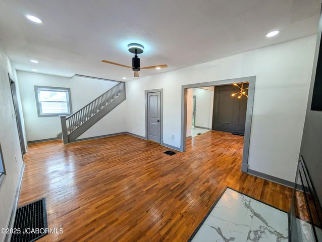 1104 E DUNKLIN STREET, Jefferson City, MO 65101