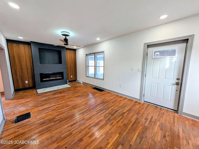 1104 E DUNKLIN STREET, Jefferson City, MO 65101