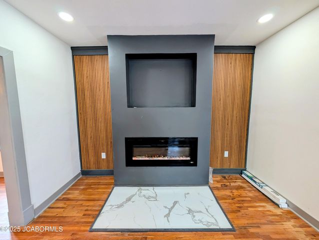 1104 E DUNKLIN STREET, Jefferson City, MO 65101