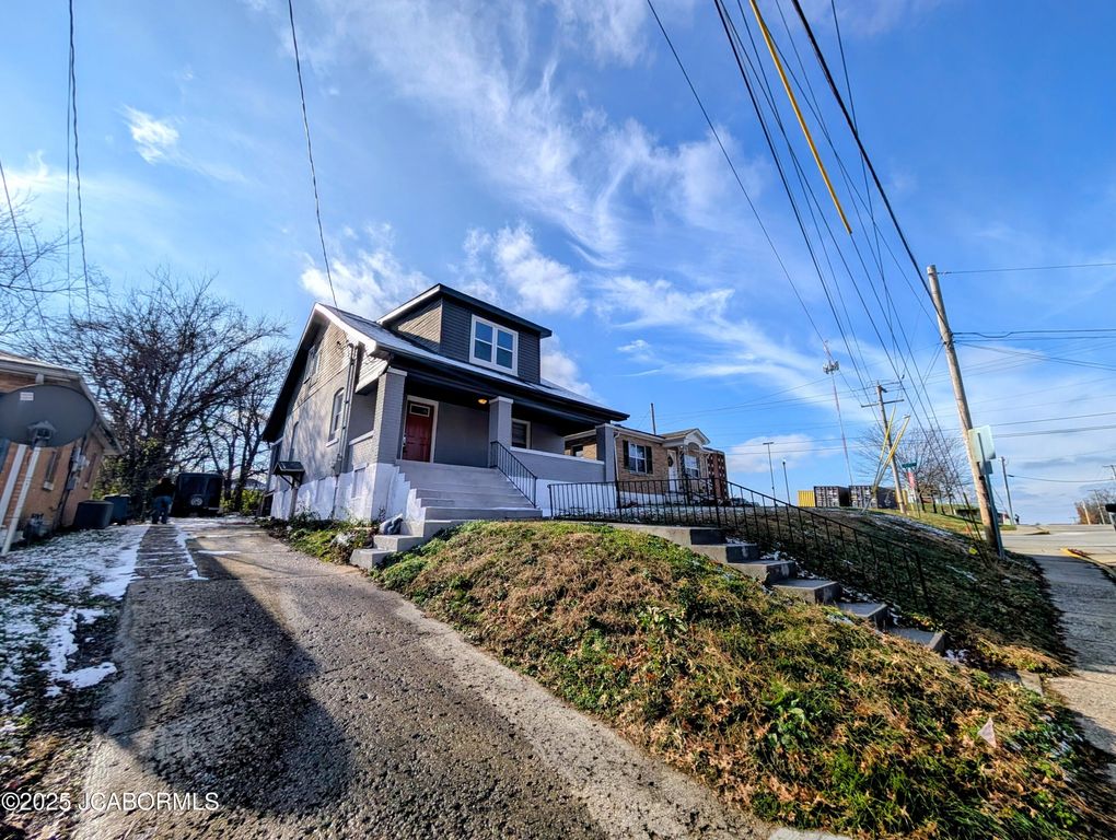 1104 E DUNKLIN STREET, Jefferson City, MO 65101