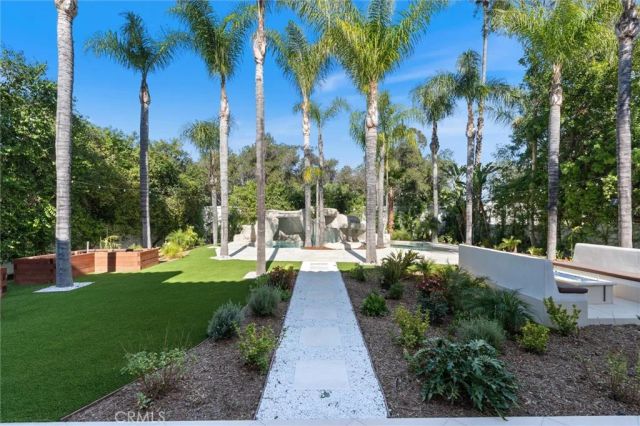 17437 Oak Creek Court, Encino, CA 91316