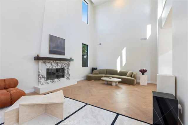 17437 Oak Creek Court, Encino, CA 91316