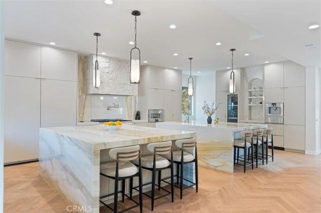 17437 Oak Creek Court, Encino, CA 91316