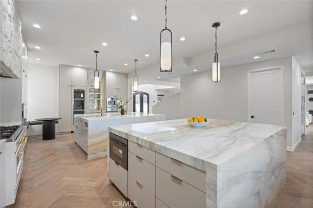 17437 Oak Creek Court, Encino, CA 91316