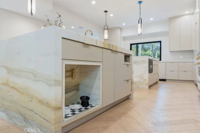 17437 Oak Creek Court, Encino, CA 91316