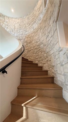 17437 Oak Creek Court, Encino, CA 91316