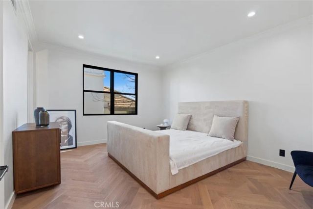 17437 Oak Creek Court, Encino, CA 91316