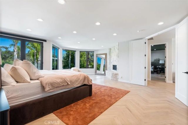 17437 Oak Creek Court, Encino, CA 91316