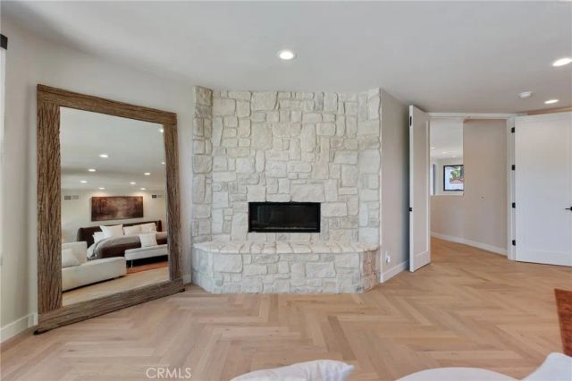 17437 Oak Creek Court, Encino, CA 91316