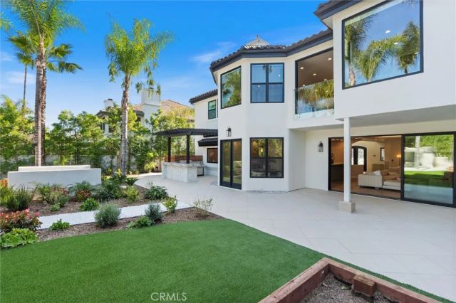 17437 Oak Creek Court, Encino, CA 91316