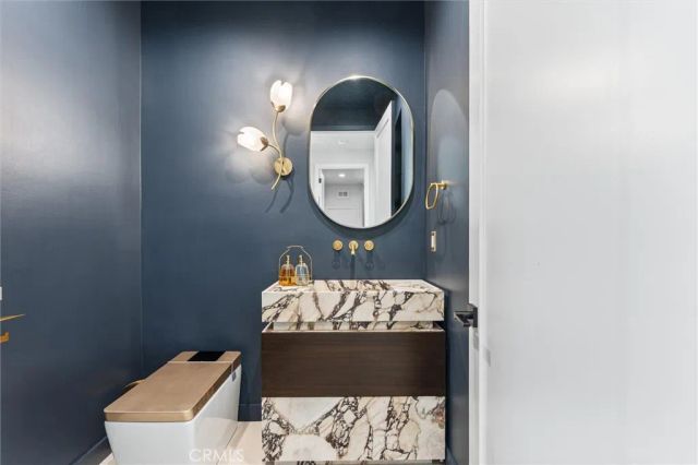 17437 Oak Creek Court, Encino, CA 91316