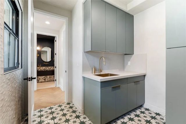 17437 Oak Creek Court, Encino, CA 91316