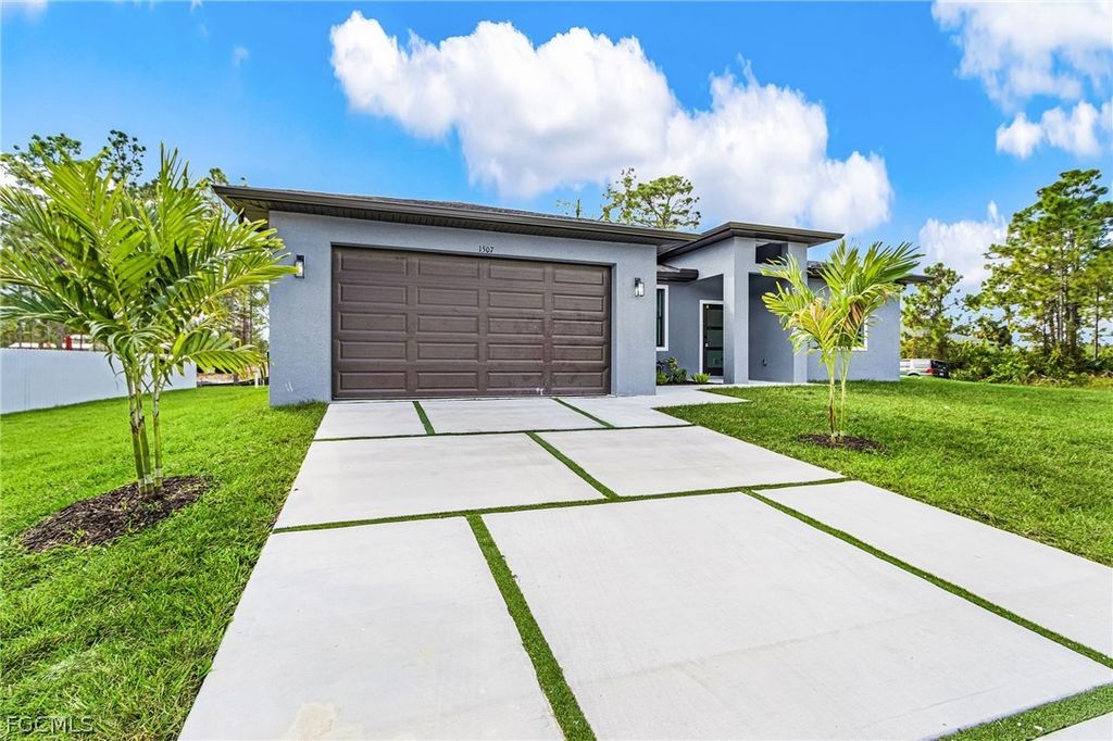 Image 1 of property listing at 614 NW 9th ST, Cape Coral, FL 33993