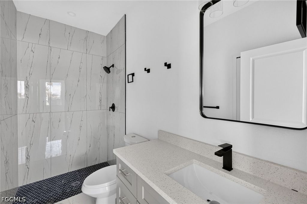 Image 30 of property listing at 614 NW 9th ST, Cape Coral, FL 33993