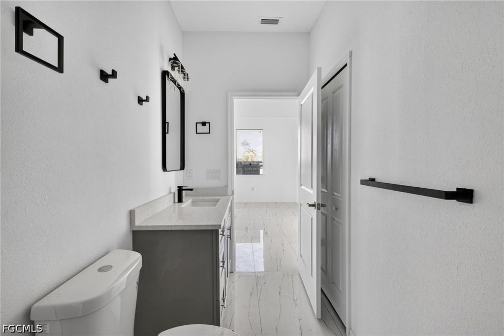 Image 31 of property listing at 614 NW 9th ST, Cape Coral, FL 33993