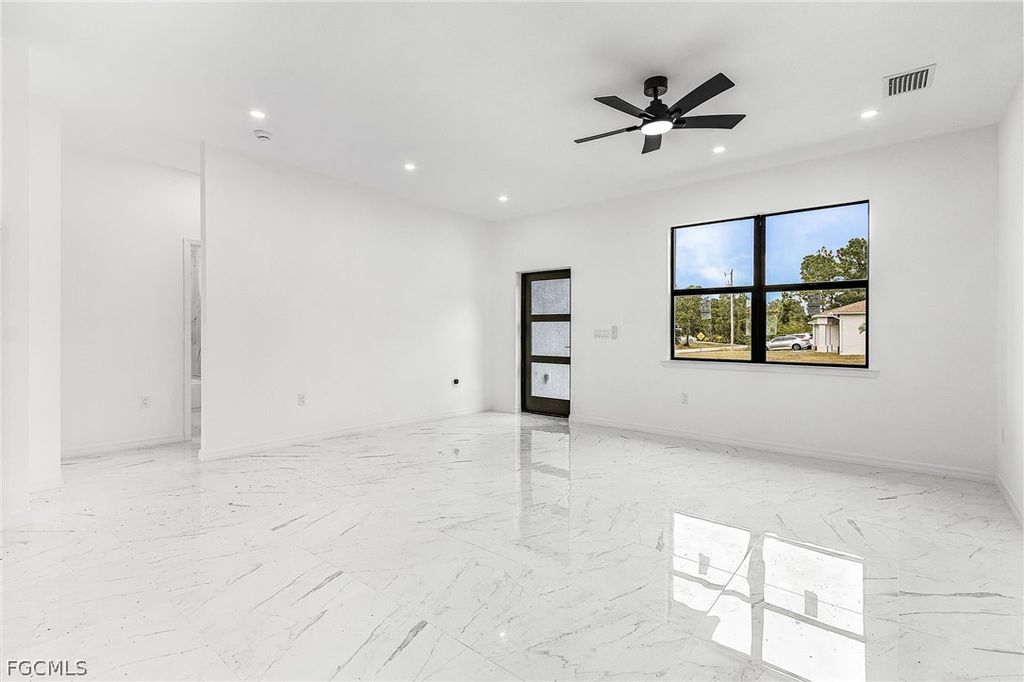 Image 5 of property listing at 614 NW 9th ST, Cape Coral, FL 33993