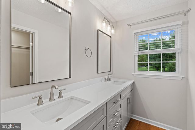 9520 WINDBEAT WAY, Columbia, MD 21046