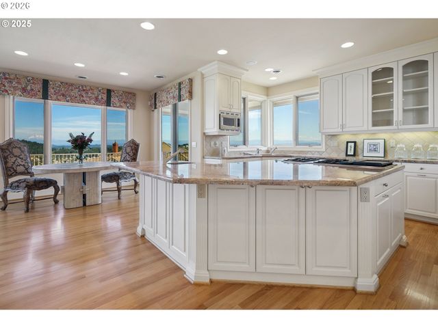 11719 Se SOLOMON Ct, Happy Valley, OR 97086