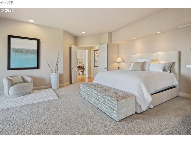 11719 Se SOLOMON Ct, Happy Valley, OR 97086