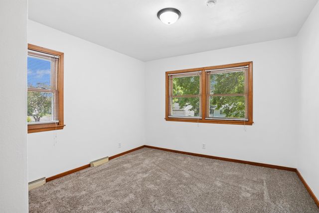 1029 W 13 Street, Cedar Falls, IA 50613