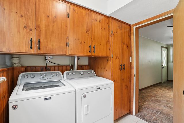 1029 W 13 Street, Cedar Falls, IA 50613